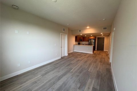 Condo in Orlando, Florida, 2 bedrooms  № 2219403 - photo 7