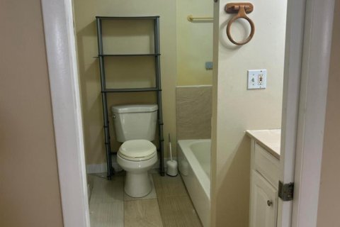 Apartamento en alquiler en Boca Raton, Florida, 4 dormitorios, 91.42 m2 № 2087935 - foto 3