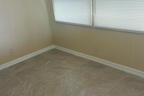 Apartamento en alquiler en Boca Raton, Florida, 4 dormitorios, 91.42 m2 № 2087935 - foto 9