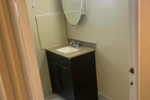 Apartamento en alquiler en Boca Raton, Florida, 4 dormitorios, 91.42 m2 № 2087935 - foto 2
