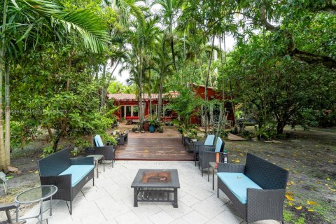 House in Miami, Florida 4 bedrooms, 267.74 sq.m. № 1893214 - photo 28