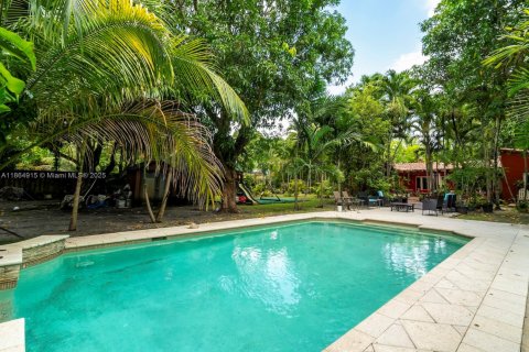 House in Miami, Florida 4 bedrooms, 267.74 sq.m. № 1893214 - photo 27