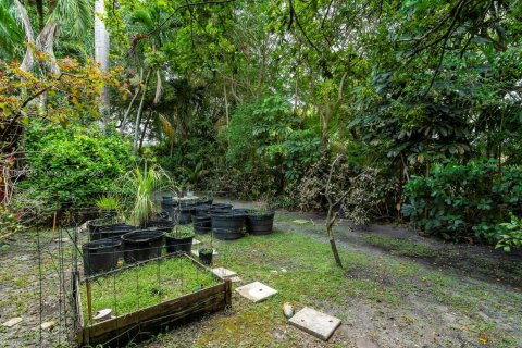 House in Miami, Florida 4 bedrooms, 267.74 sq.m. № 1893214 - photo 29