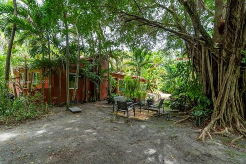 House in Miami, Florida 4 bedrooms, 267.74 sq.m. № 1893214 - photo 7