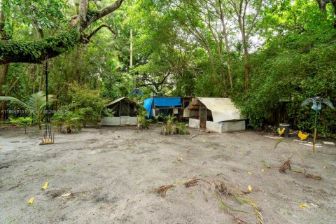 House in Miami, Florida 4 bedrooms, 267.74 sq.m. № 1893214 - photo 23