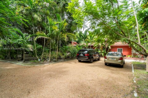 House in Miami, Florida 4 bedrooms, 267.74 sq.m. № 1893214 - photo 5