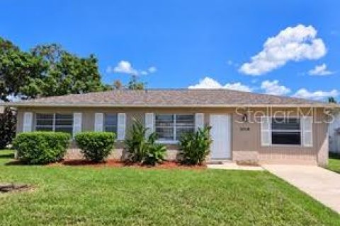 Villa ou maison à New Port Richey, Floride 2 chambres, 106.84 m2 № 2310729