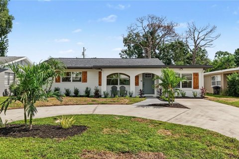 Villa ou maison à Saint Petersburg, Floride 3 chambres, 178.74 m2 № 2425451