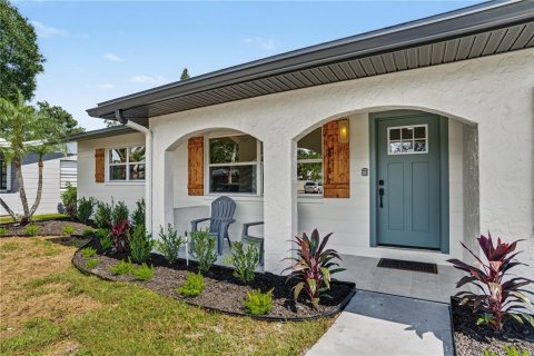 Villa ou maison à vendre à Saint Petersburg, Floride: 3 chambres, 178.74 m2 № 2425451 - photo 3