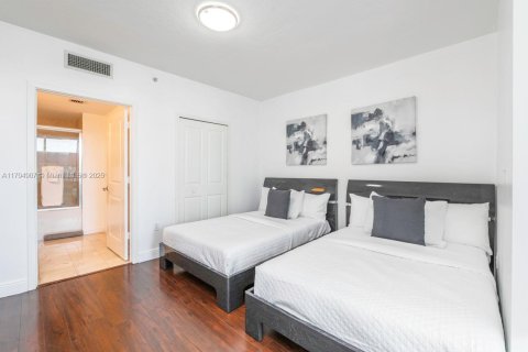 Купить кондоминиум в Майами, Флорида 2 спальни, 87.51м2, № 2054545 - фото 3