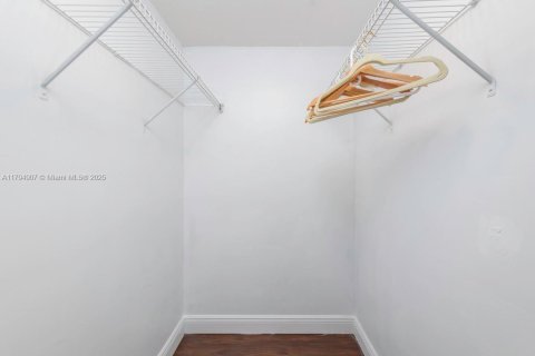 Купить кондоминиум в Майами, Флорида 2 спальни, 87.51м2, № 2054545 - фото 6