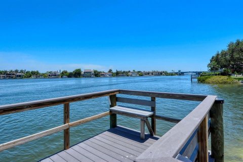 Condo in Sarasota, Florida, 2 bedrooms  № 214944 - photo 18