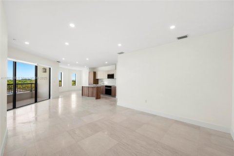 Condominio en alquiler en Coral Gables, Florida, 2 dormitorios, 152.64 m2 № 2022612 - foto 4