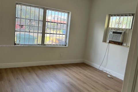 Casa en alquiler en Miami, Florida, 2 dormitorios, 132.48 m2 № 1683234 - foto 5