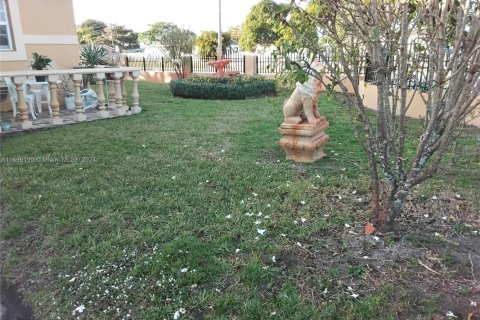 House in Miami Gardens, Florida 4 bedrooms, 190.73 sq.m. № 1775358 - photo 26