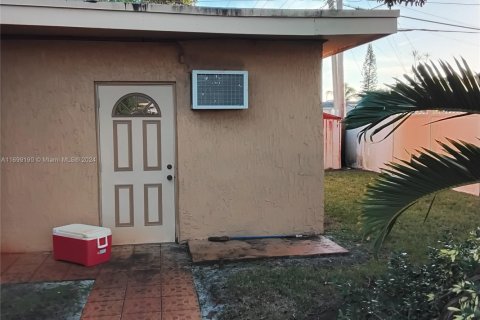 House in Miami Gardens, Florida 4 bedrooms, 190.73 sq.m. № 1775358 - photo 24