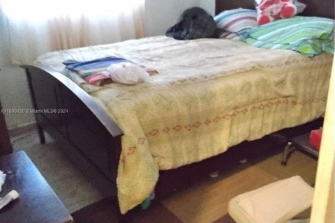 House in Miami Gardens, Florida 4 bedrooms, 190.73 sq.m. № 1775358 - photo 16