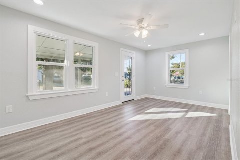 Casa en venta en Lakeland, Florida, 2 dormitorios, 84.08 m2 № 2148201 - foto 8