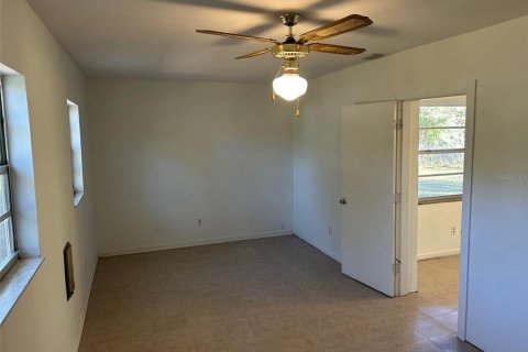 Villa ou maison à vendre à Tampa, Floride: 4 chambres, 126.72 m2 № 2116534 - photo 2