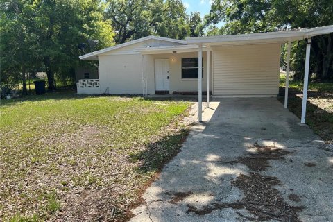 House in Tampa, Florida 4 bedrooms, 126.72 sq.m. № 2116534