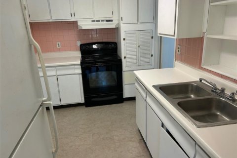 Villa ou maison à vendre à Tampa, Floride: 4 chambres, 126.72 m2 № 2116534 - photo 8