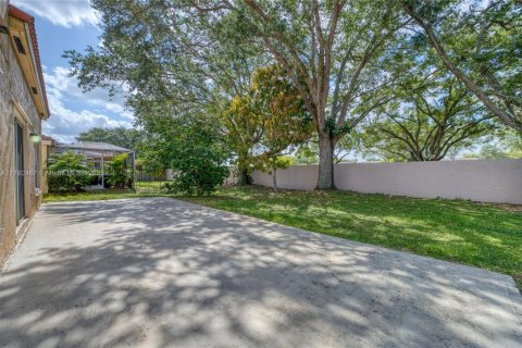 House in Cooper City, Florida 4 bedrooms, 172.52 sq.m. № 1874278 - photo 23