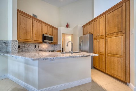 House in Cooper City, Florida 4 bedrooms, 172.52 sq.m. № 1874278 - photo 2