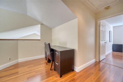 House in Cooper City, Florida 4 bedrooms, 172.52 sq.m. № 1874278 - photo 17