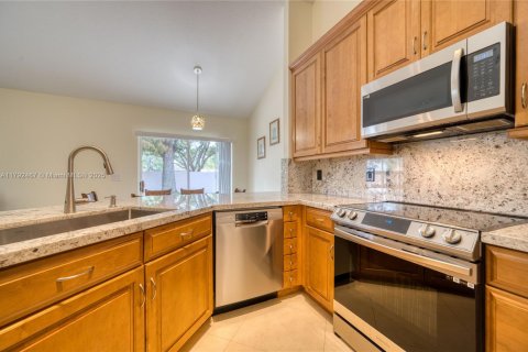 House in Cooper City, Florida 4 bedrooms, 172.52 sq.m. № 1874278 - photo 3