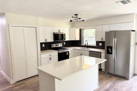 House in Sanford, Florida 3 bedrooms, 128.67 sq.m. № 1886953 - photo 12
