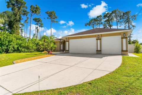 Villa ou maison à vendre à North Port, Floride: 3 chambres, 185.53 m2 № 2416690 - photo 3