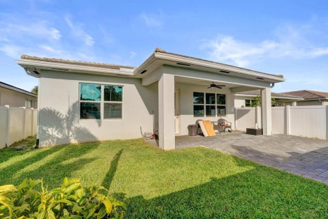 Villa ou maison à vendre à Deerfield Beach, Floride: 4 chambres, 202.43 m2 № 2246749 - photo 23