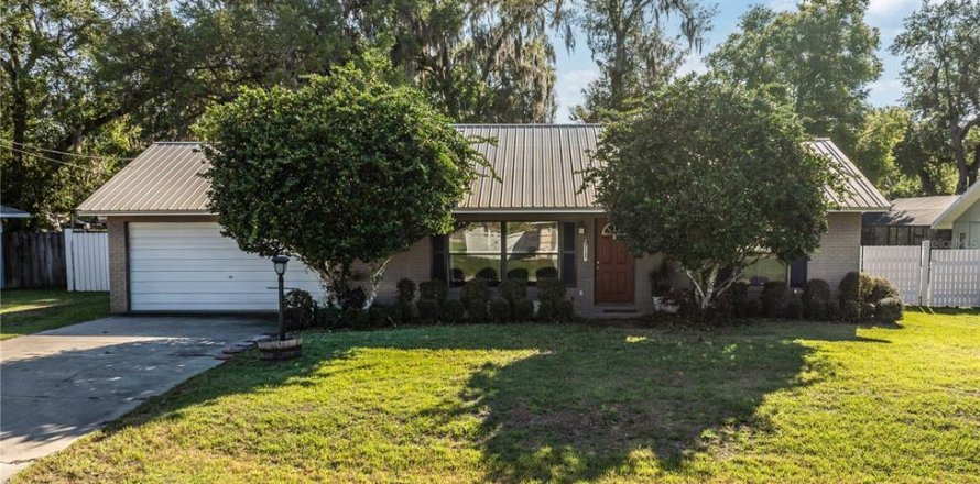 House in Belleview, Florida 3 bedrooms, 131.55 sq.m. № 2119246