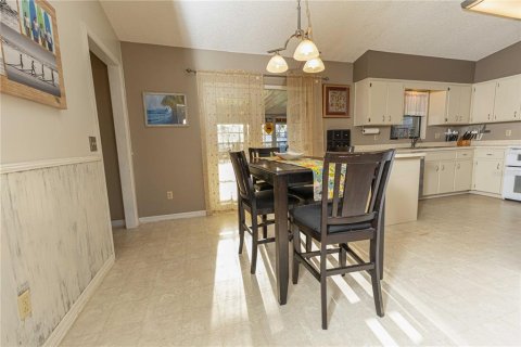 House in Belleview, Florida 3 bedrooms, 131.55 sq.m. № 2119246 - photo 8