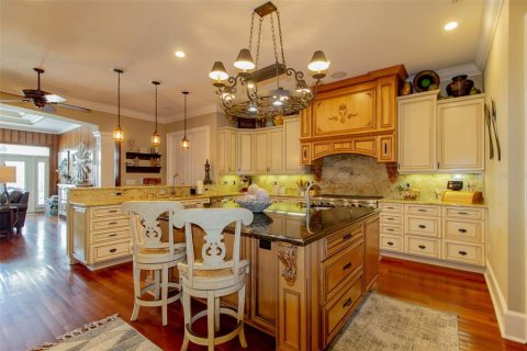 House in Auburndale, Florida 5 bedrooms, 597.18 sq.m. № 1879288 - photo 10