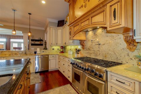 House in Auburndale, Florida 5 bedrooms, 597.18 sq.m. № 1879288 - photo 9