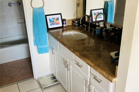 Copropriété à vendre à Miami, Floride: 1 chambre, 86.4 m2 № 2052025 - photo 19