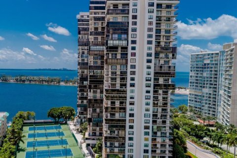 Copropriété à vendre à Miami, Floride: 1 chambre, 86.4 m2 № 2052025 - photo 2