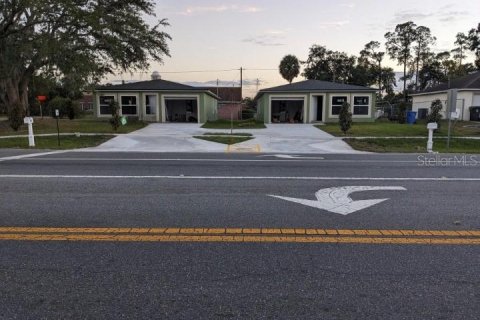House in Oviedo, Florida 3 bedrooms, 128.58 sq.m. № 1130024 - photo 1