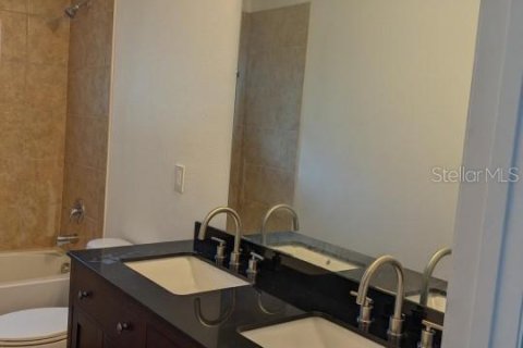 House in Oviedo, Florida 3 bedrooms, 128.58 sq.m. № 1130024 - photo 6