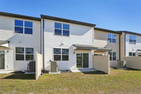 Adosado en venta en Land O' Lakes, Florida, 3 dormitorios, 128.76 m2 № 1719347 - foto 6
