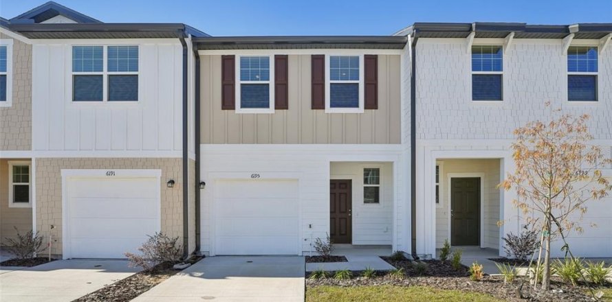 Adosado en Land O' Lakes, Florida 3 dormitorios, 128.76 m2 № 1719347