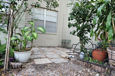 Condo in Lauderdale Lakes, Florida, 1 bedroom  № 1804545 - photo 22