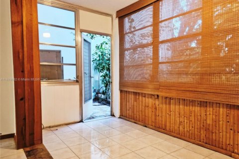 Condo in Lauderdale Lakes, Florida, 1 bedroom  № 1804545 - photo 12