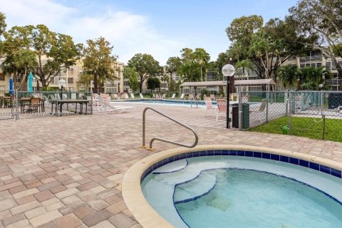 Condo in Lauderdale Lakes, Florida, 1 bedroom  № 1804545 - photo 27