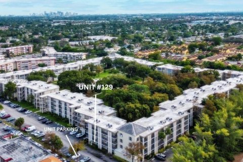 Condo in Lauderdale Lakes, Florida, 1 bedroom  № 1804545 - photo 4