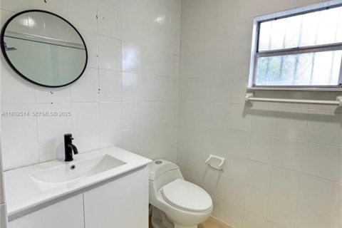 Снять в аренду виллу или дом в Майами, Флорида 3 спальни, 167.22м2, № 1990893 - фото 14