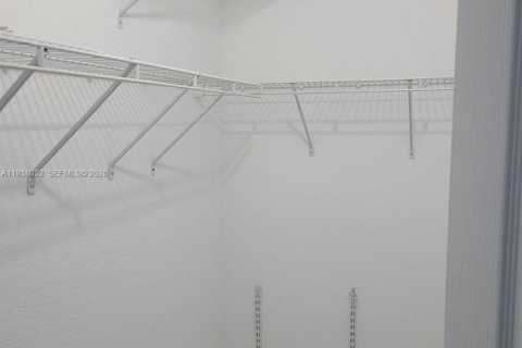 Condo in Hialeah, Florida, 3 bedrooms  № 1996374 - photo 7