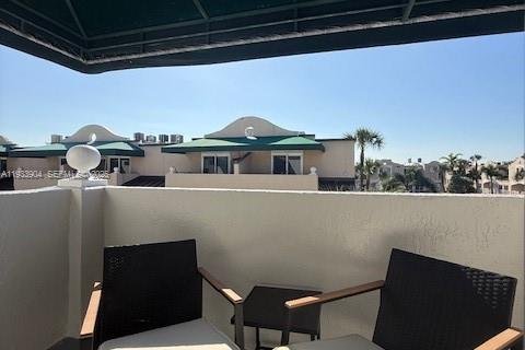 Townhouse in Miami, Florida 2 bedrooms, 79.8 sq.m. № 1992633 - photo 25