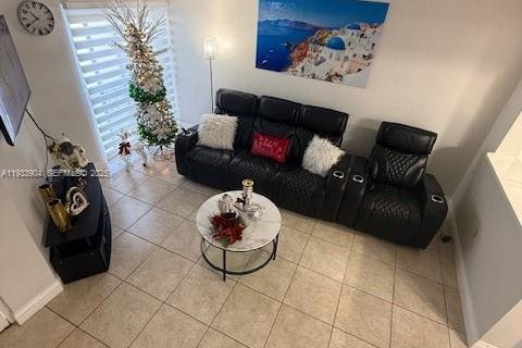 Townhouse in Miami, Florida 2 bedrooms, 79.8 sq.m. № 1992633 - photo 17